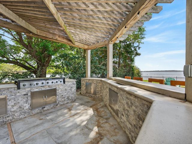 13991 Jbk Memorial Drive, Willis, TX 77318