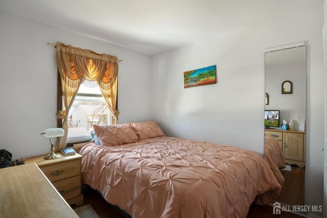 118 Wilton Avenue, Middlesex, NJ 08846