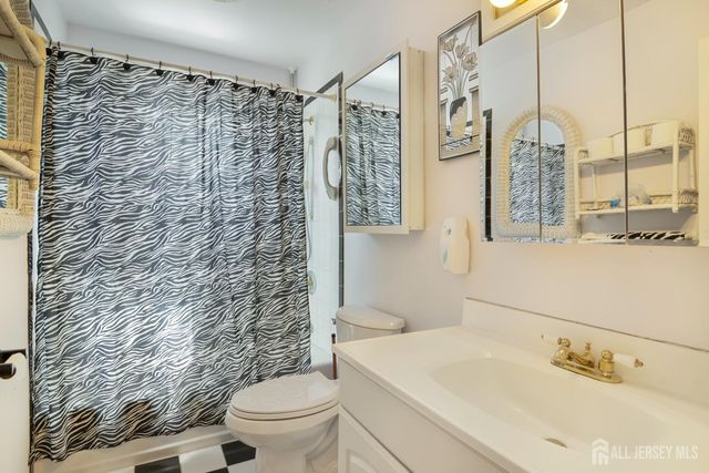 118 Wilton Avenue, Middlesex, NJ 08846