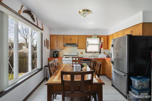 118 Wilton Avenue, Middlesex, NJ 08846