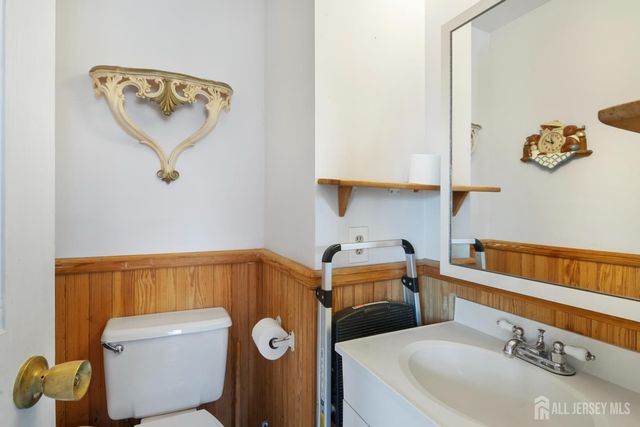 118 Wilton Avenue, Middlesex, NJ 08846