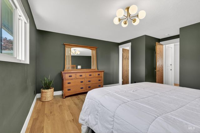 9675 W Caraway Dr, Boise, ID 83704
