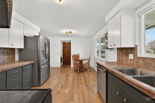 9675 W Caraway Dr, Boise, ID 83704