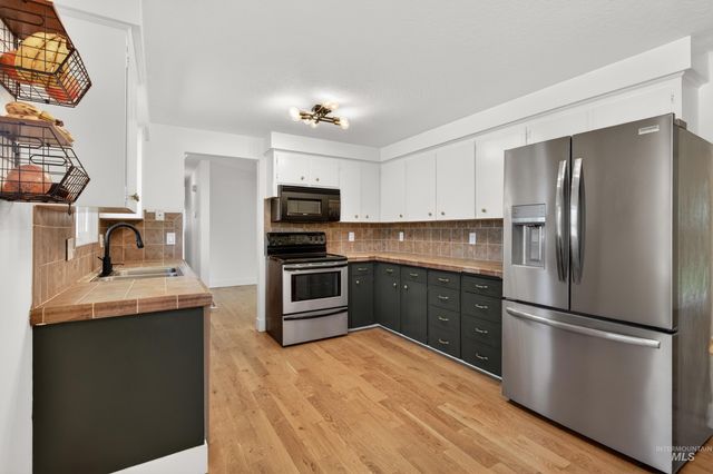 9675 W Caraway Dr, Boise, ID 83704