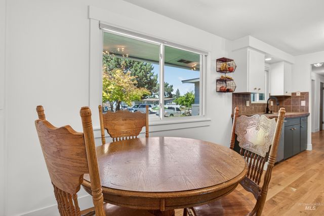 9675 W Caraway Dr, Boise, ID 83704