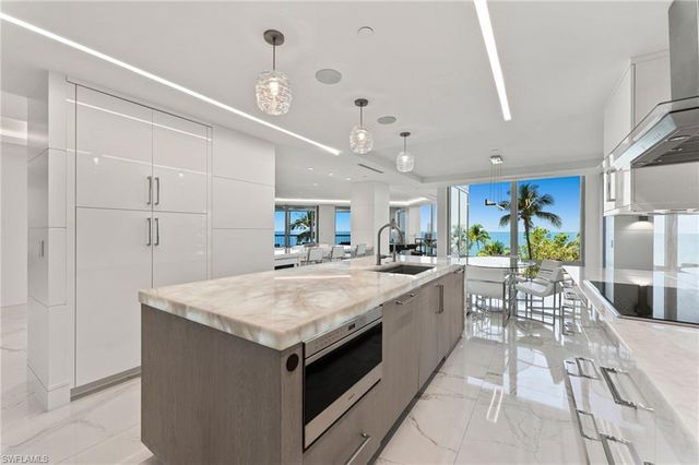 4951 Gulf Shore BLVD N # 103, Naples, FL 34103