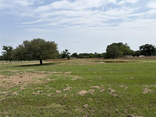 38535 Wiggins Road, Hempstead, TX 77445