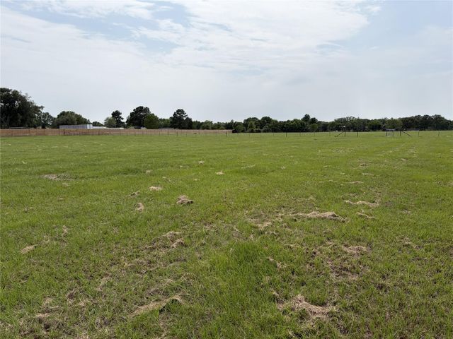 38535 Wiggins Road, Hempstead, TX 77445