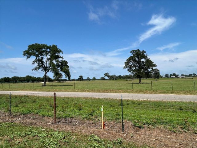 38535 Wiggins Road, Hempstead, TX 77445