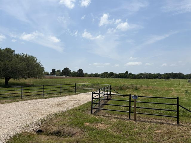 38535 Wiggins Road, Hempstead, TX 77445