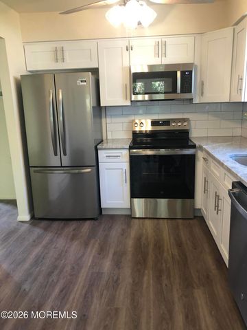 6 Dickinson Road, Brick, NJ 08724