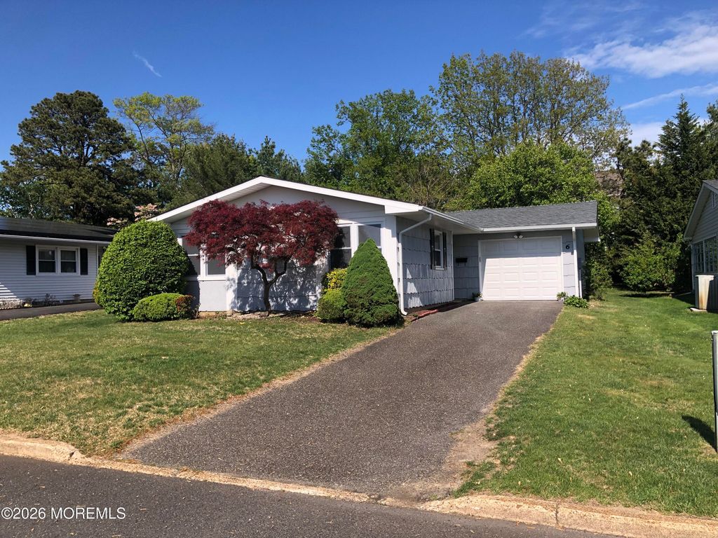 6 Dickinson Road, Brick, NJ 08724