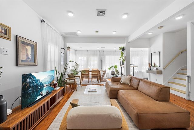 19 Conwell St 2, Somerville, MA 02143