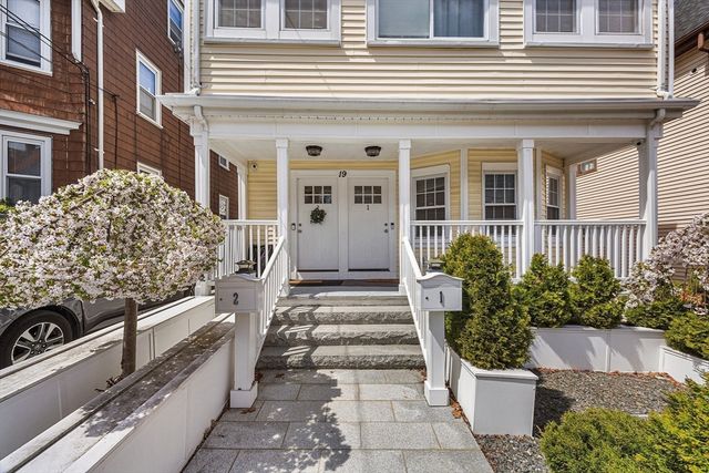 19 Conwell St 2, Somerville, MA 02143
