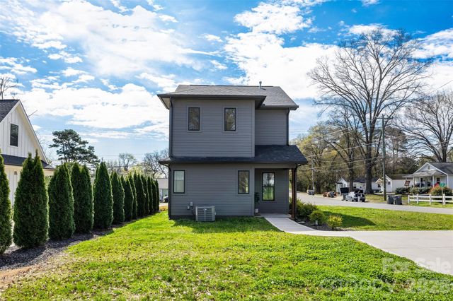 901 Edgemont Avenue, Belmont, NC 28012