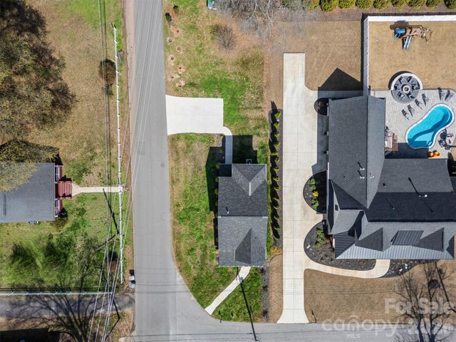 901 Edgemont Avenue, Belmont, NC 28012