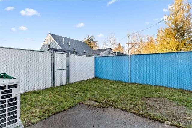 14518 W Thorne Lane SW, Lakewood, WA 98498