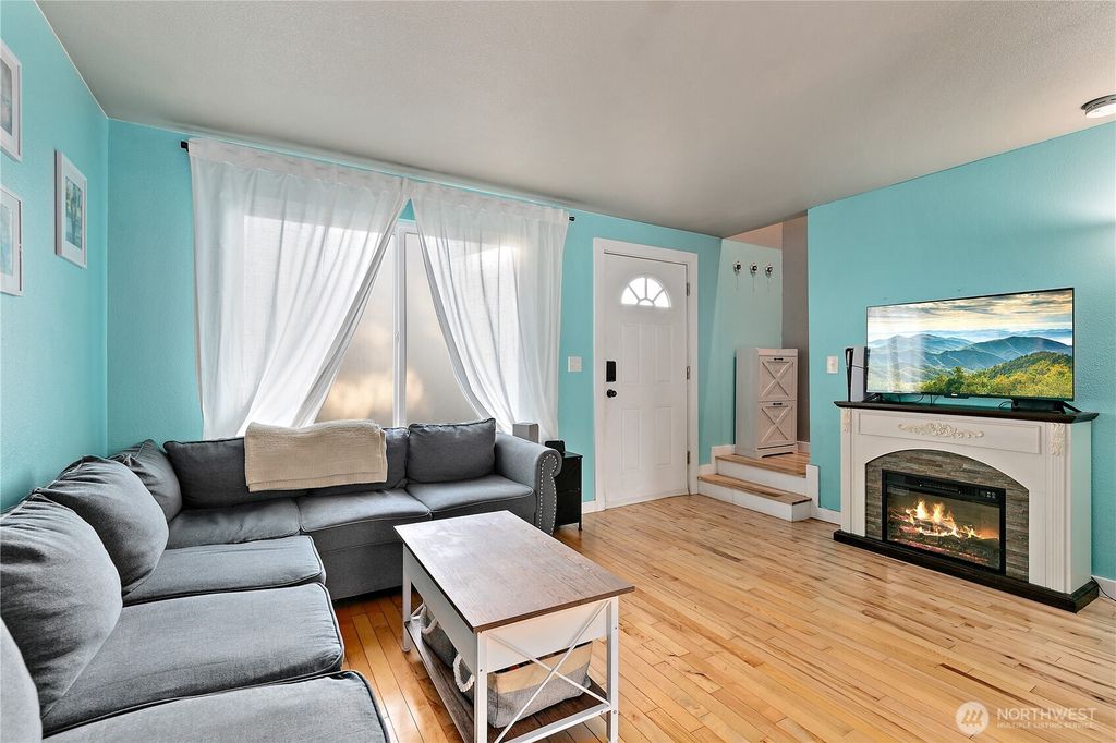 14518 W Thorne Lane SW, Lakewood, WA 98498