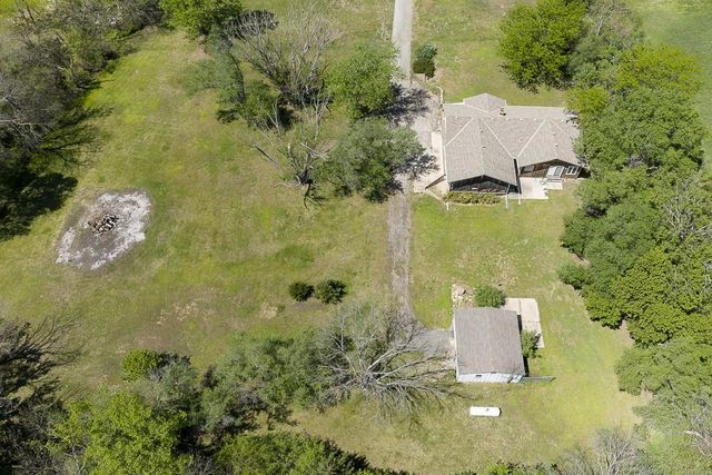 10615 Kill Creek Road, De Soto, KS 66018
