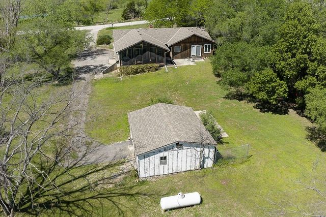 10615 Kill Creek Road, De Soto, KS 66018
