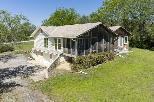 10615 Kill Creek Road, De Soto, KS 66018