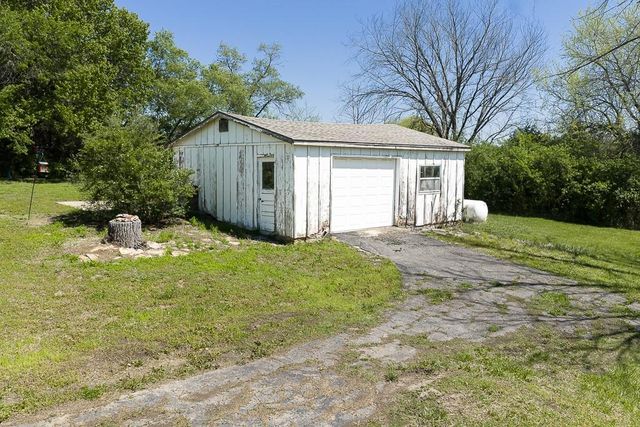 10615 Kill Creek Road, De Soto, KS 66018