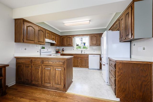 10615 Kill Creek Road, De Soto, KS 66018