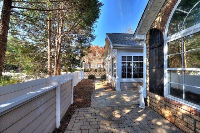 142 Ravines Lane, Spartanburg, SC 29301