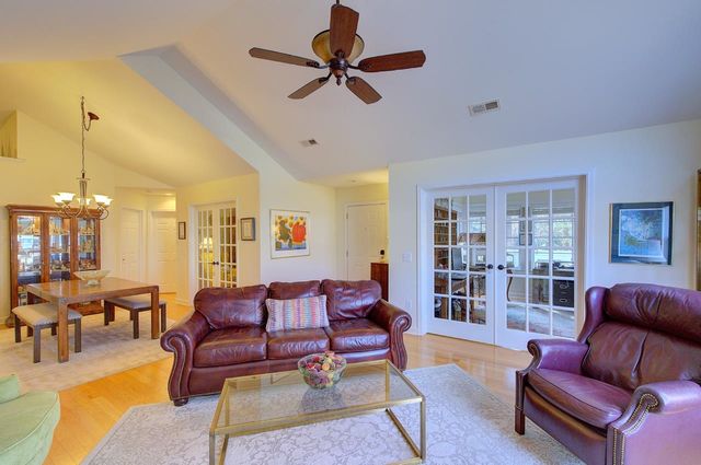 142 Ravines Lane, Spartanburg, SC 29301