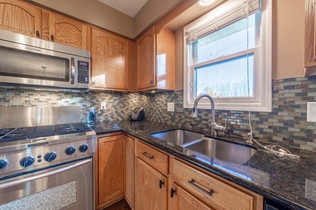 1811 W 86th Lane, Merrillville, IN 46410