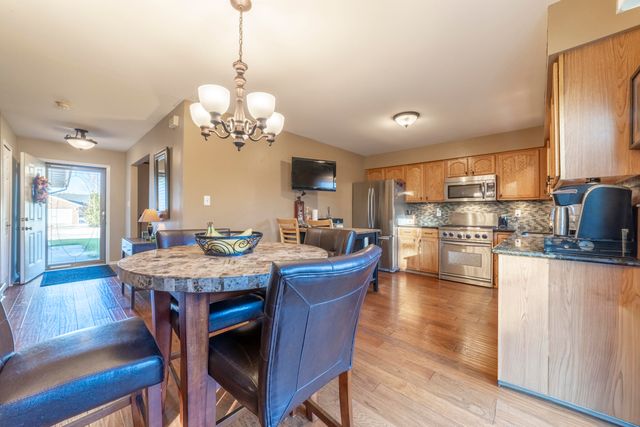 1811 W 86th Lane, Merrillville, IN 46410