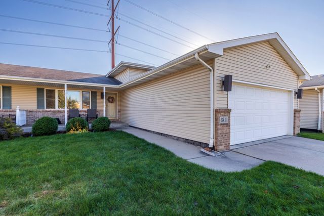 1811 W 86th Lane, Merrillville, IN 46410