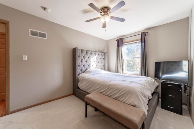 1811 W 86th Lane, Merrillville, IN 46410