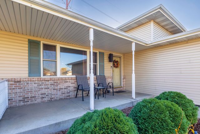 1811 W 86th Lane, Merrillville, IN 46410