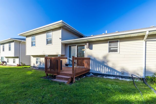 1811 W 86th Lane, Merrillville, IN 46410