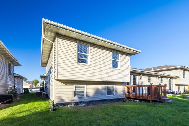 1811 W 86th Lane, Merrillville, IN 46410