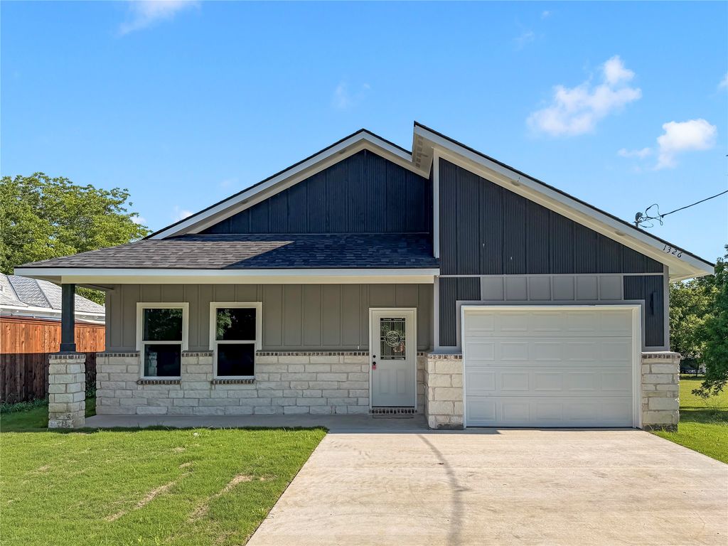 1326 Oneal Street, Greenville, TX 75401