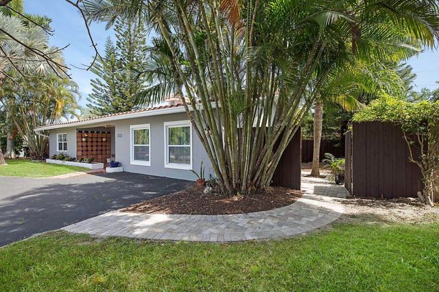 2740 SE 1st Court, Pompano Beach, FL 33062