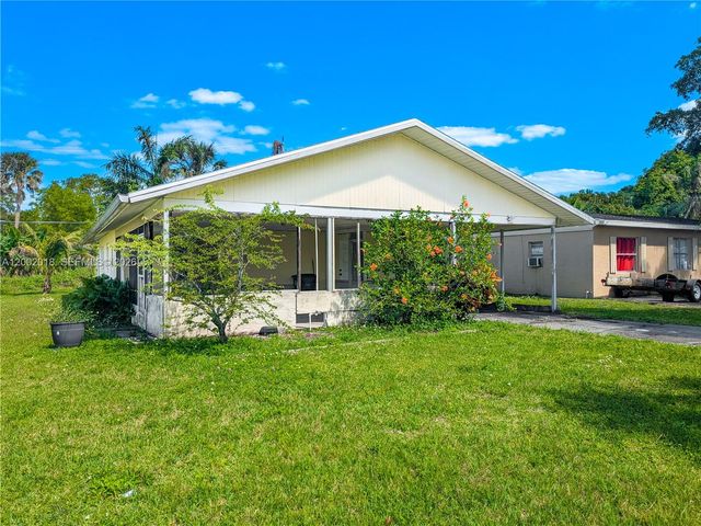 317 Montgomery Ave, Fort Myers, FL 33905