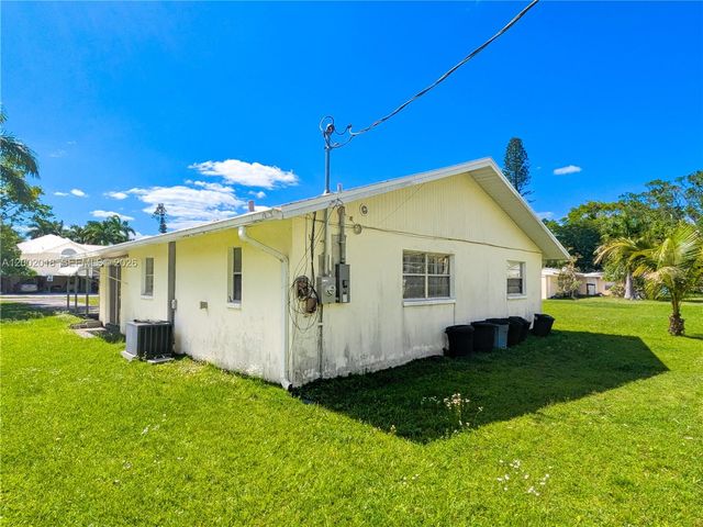 317 Montgomery Ave, Fort Myers, FL 33905