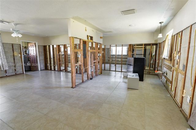 317 Montgomery Ave, Fort Myers, FL 33905