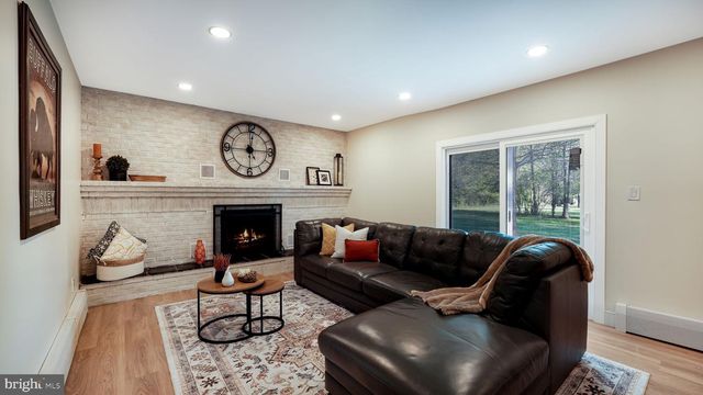 258 HAWTHORNE CIR, North Wales, PA 19454