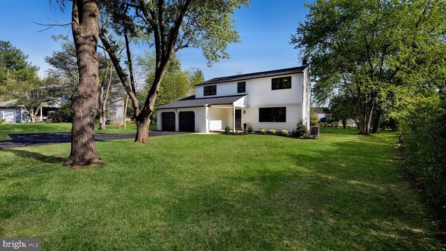 258 HAWTHORNE CIR, North Wales, PA 19454