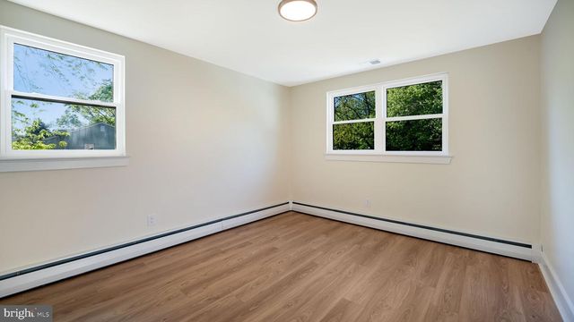 258 HAWTHORNE CIR, North Wales, PA 19454