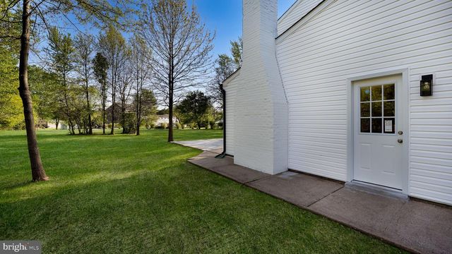 258 HAWTHORNE CIR, North Wales, PA 19454