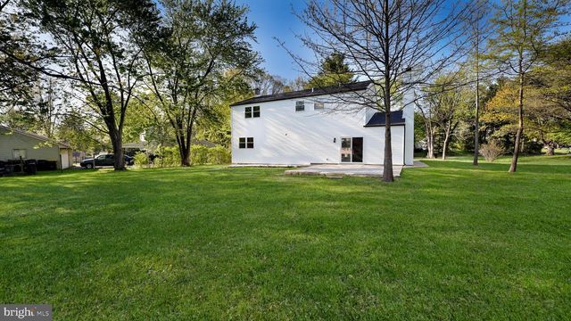 258 HAWTHORNE CIR, North Wales, PA 19454