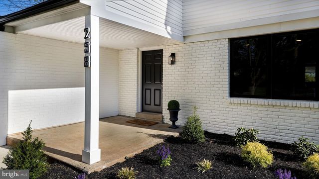 258 HAWTHORNE CIR, North Wales, PA 19454