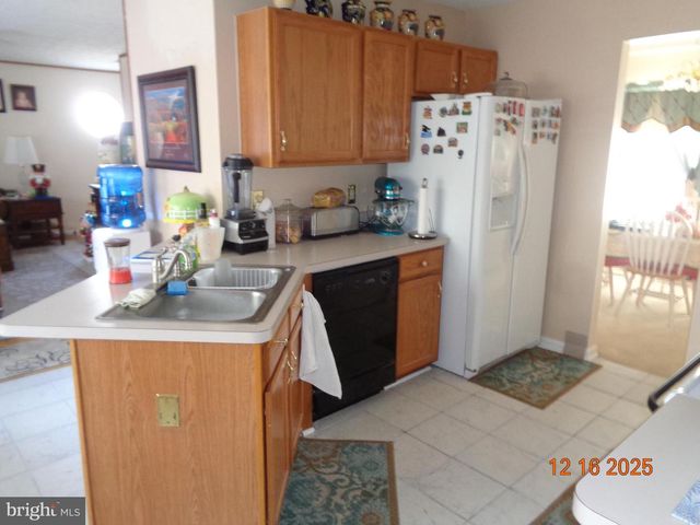 34 STANDING OAK CT, Bunker Hill, WV 25413