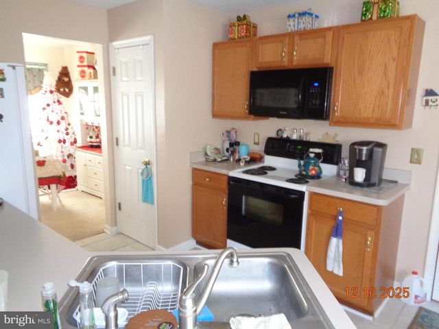 34 STANDING OAK CT, Bunker Hill, WV 25413