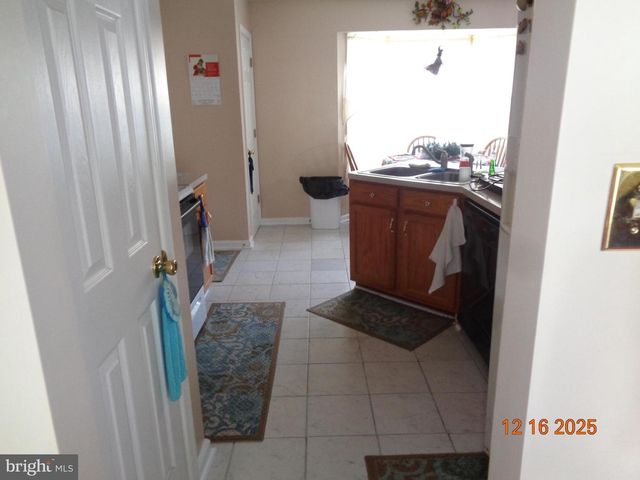 34 STANDING OAK CT, Bunker Hill, WV 25413